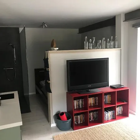 Zimo Taliandoeroegdi Mozihaz Apartment