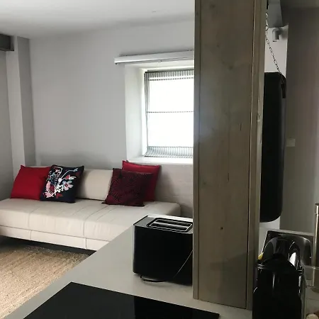 Apartment Zimo Taliandoeroegdi Mozihaz *