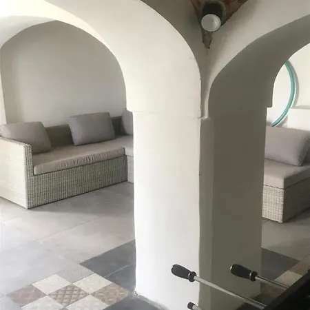 Apartment Zimo Taliandoeroegdi Mozihaz *