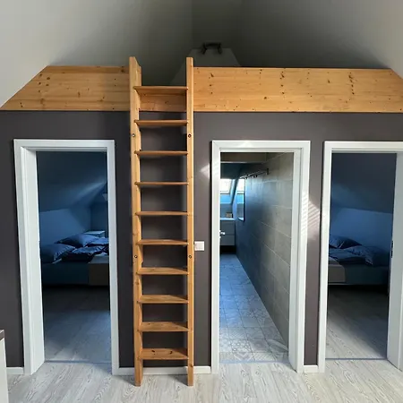 Zimo Taliandoeroegdi Mozihaz Apartment