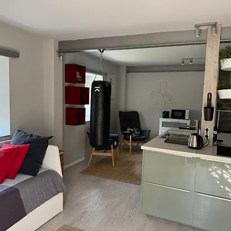 Zimo Taliandoeroegdi Mozihaz *