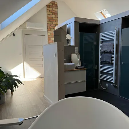 Apartment Zimo Taliandoeroegdi Mozihaz *