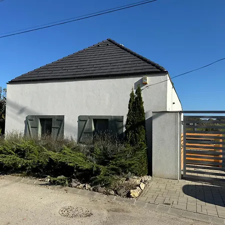 Apartment Zimo Taliandoeroegdi Mozihaz