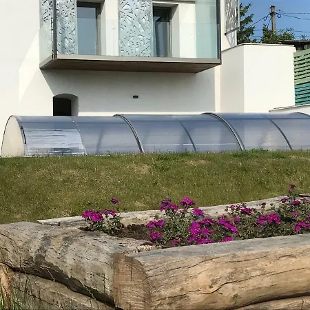 Zimo Taliandoeroegdi Mozihaz Apartment