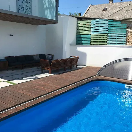 Apartament Zimo Taliandoeroegdi Mozihaz